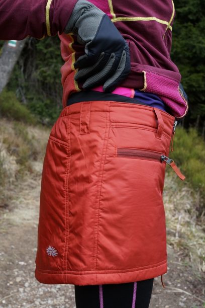 RECENZE: Skhoop Mini Skirt - krásná a praktickáReflexní logo v zadní části pro vaši bezpečnost