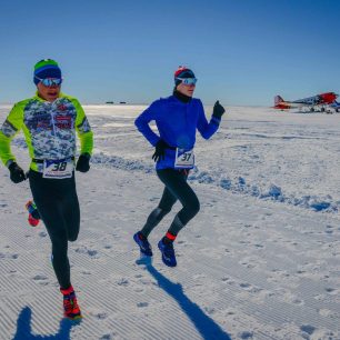 7 (půl)maratonů za 7 dnů: World Marathon Challenge letos s účastí Petra i Filipa Vabroušků