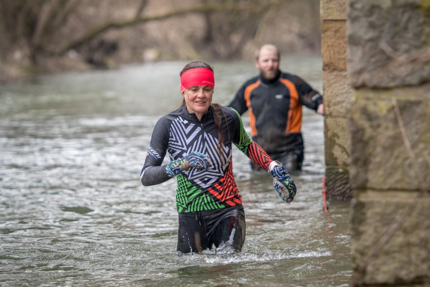 Zuzka Kocumová ve vodě