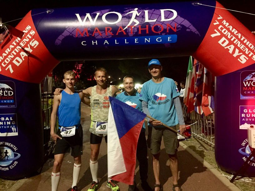 7 (půl)maratonů za 7 dnů: World Marathon Challenge letos s účastí Petra i Filipa Vabroušků