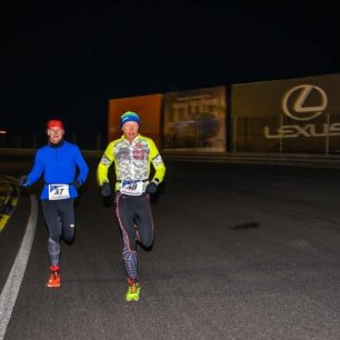 Vabroušek po 3. etapě drží 2. pozici, World Marathon Challenge se přehoupla do druhé půlky