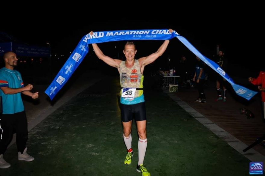 Vabroušek po 3. etapě drží 2. pozici, World Marathon Challenge se přehoupla do druhé půlky