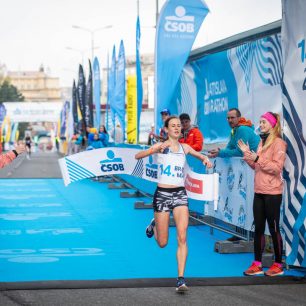 Vítězka půlmaratonu Veronika Zrastáková
