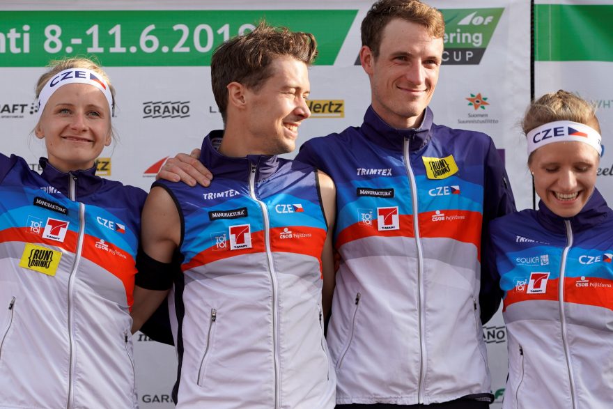 Radost české sprintové štafety na stupních vítězů (foto: helsinkiowcup.fi)