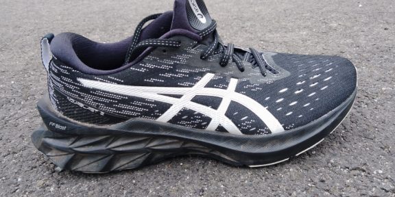 Recenze: Asics NOVABLAST 2 &#8211; na silnici s maximem pohodlí!