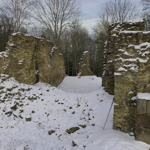 Zřícenina kostela svatého Bartoloměje