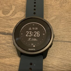 Suunto 5 Peak nabízí 6 možných ciferníků dle vašich preferencí