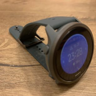 Suunto 5 Peak navazují svým vzhledem na loňský model 9 Peak