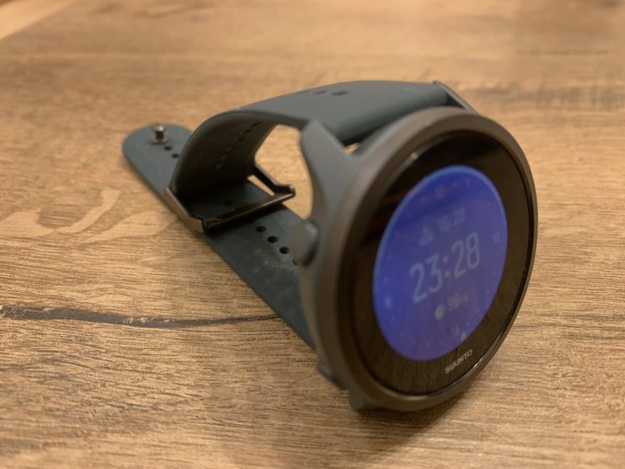 Suunto 5 Peak navazují svým vzhledem na loňský model 9 Peak