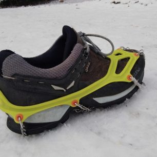 Nesmeky CAMP Ice Master Run lze použít i na lehkou trekovou obuv při zimní turistice