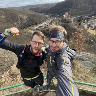 Nadšení z výhledu na Hardegg z vrcholu Max-Plateau