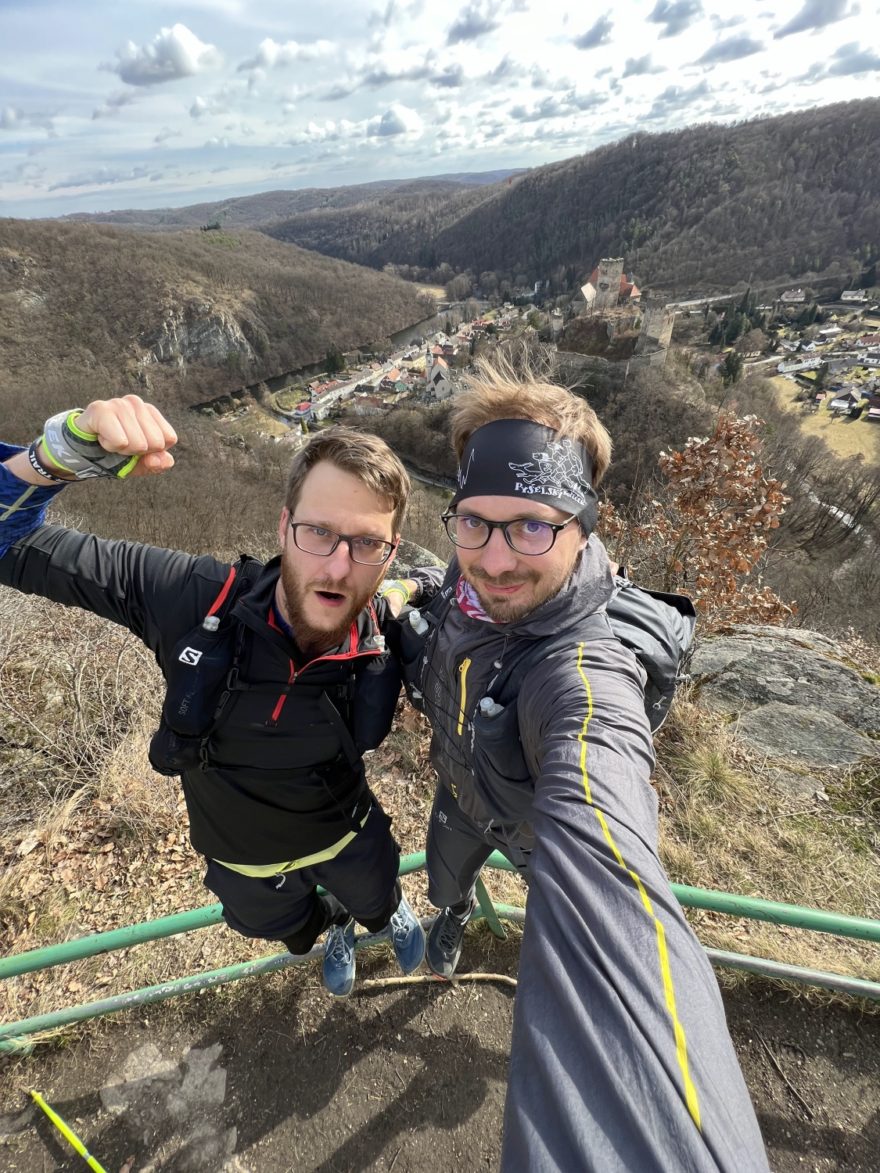 Nadšení z výhledu na Hardegg z vrcholu Max-Plateau