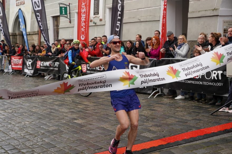 4_Petr Hošna-Atletika Písek, vítěz Compressport Třeboňského maratonu 2022