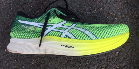 Recenze: ASICS MAGIC SPEED 2 – vysoký výkon s rozšířeným spektrem využití