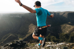 Recenze: COMPRESSPORT FREE BELT MINI – dokonalé usazení a parádní „nákladový“ prostor