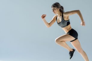 Běhání a celulitida: Pomůže ti jogging, nebo existuje lepší varianta?