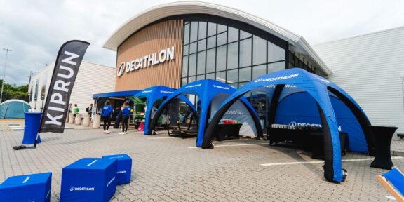 Slavnostní Social Run a nejžhavější novinky z dílny Kiprun: Decathlon otevřel na Chodově běžecký Proshop