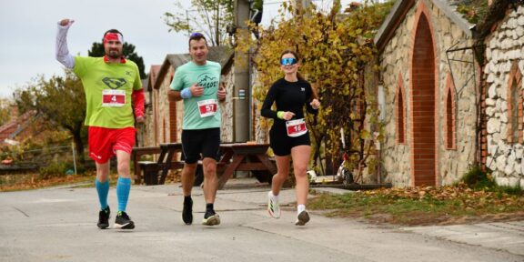 Jubilejní 10. ročník Vinařského maratonu přilákal rekordní počet běžců