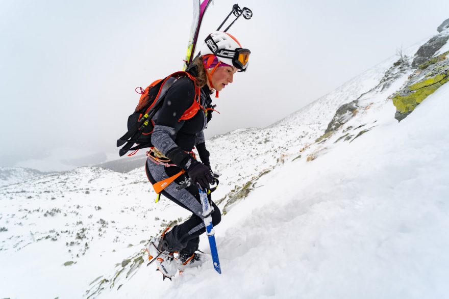 Tereza Rudolfová na skialpovém závodě Hore dole Děrešom 2020.