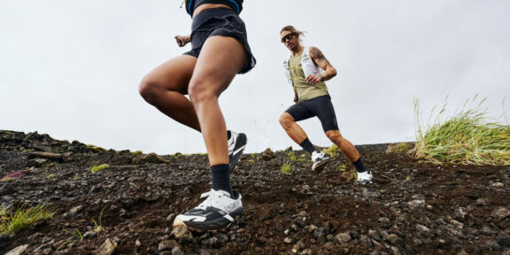 VYHRAJTE LEGENDÁRNÍ „RYCHLOKOZY“! Soutěžíme o dva páry Hoka Speedgoat 7