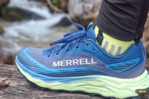 Recenze: MERRELL AGILITY PEAK 6 – trailovka, která drží slovo i stopu