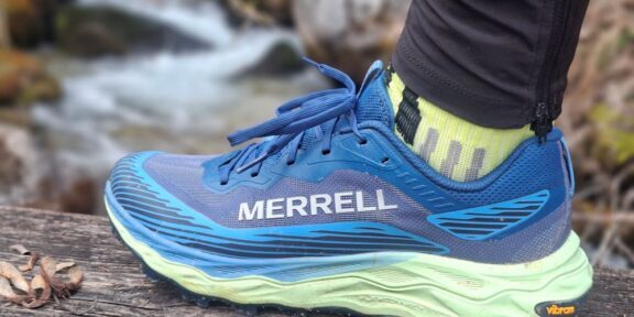 Recenze: MERRELL AGILITY PEAK 6 – trailovka, která drží slovo i stopu