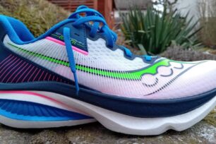 Recenze: SAUCONY ENDORPHIN AZURA – rychlost, stabilita a pohodlí v rovnováze