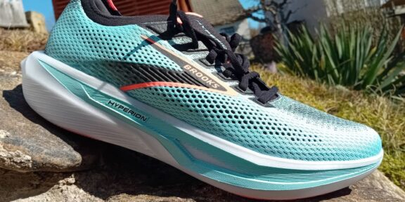 Recenze: BROOKS HYPERION 3 – tempovka, se kterou doběhnete dál