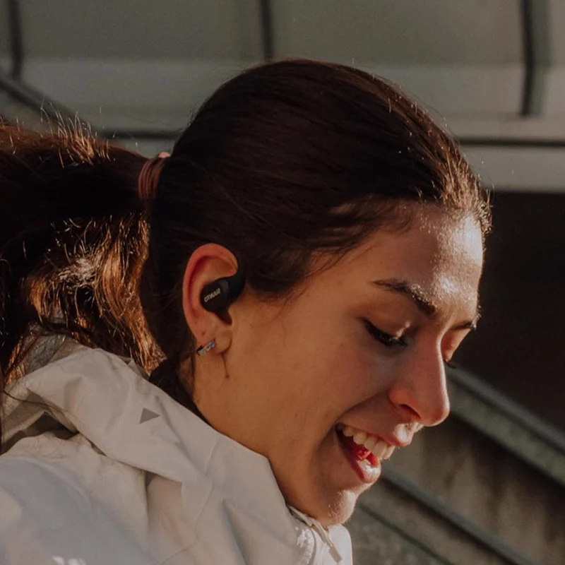 Sluchátka Suunto Spark přinášejí technologii přenosu zvuku vzduchem do produktové řady Suunto