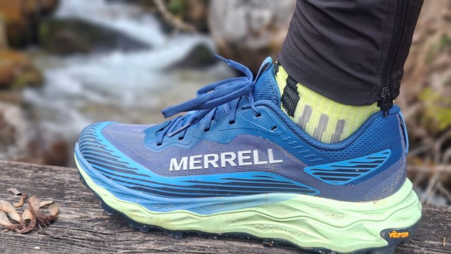MERRELL AGILITY PEAK 6 – trailovka, která drží slovo i stopu