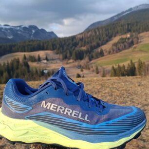 MERRELL AGILITY PEAK 6 – trailovka, která drží slovo i stopu