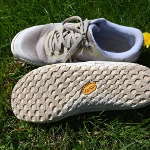 MERRELL VAPOR GLOVE 7 – BLÍŽ K ZEMI, BLÍŽ K SOBĚ
