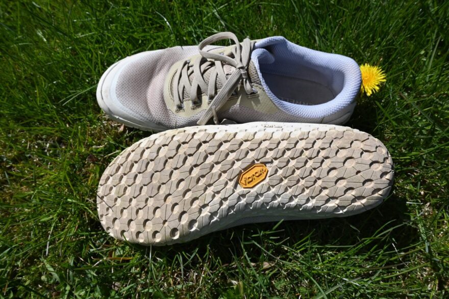 MERRELL VAPOR GLOVE 7 – BLÍŽ K ZEMI, BLÍŽ K SOBĚ