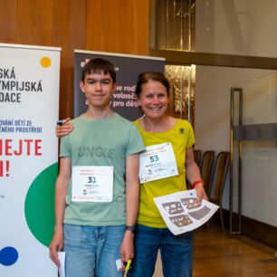 Orienťák ve Sněmovně vynesl dětem na sport 107 tisíc korun. Foto: Vojtěch Šimek
