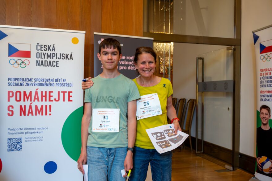Orienťák ve Sněmovně vynesl dětem na sport 107 tisíc korun. Foto: Vojtěch Šimek