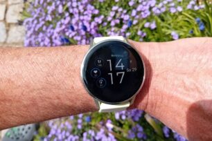Recenze: Garmin Venu 4 – elegantní, inspirující a … svítící