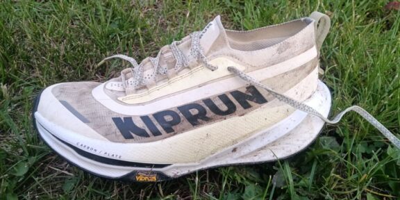 Recenze: KIPRUN Kipsummit Race – žluté rakety na nohou téměř necítíte