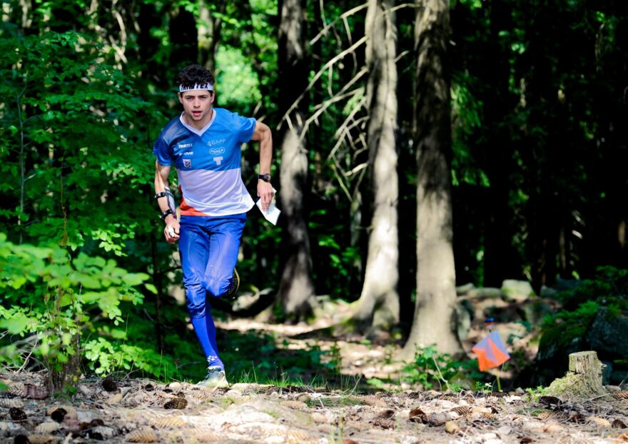 Světový pohár v orientačním běhu 2026: Bronz Terezy Rauturier a pět Češek v top 20. Závod na dlouhé trati ve Vyšším Brodě přinesl domácímu týmu skvělé výsledky