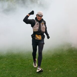 Doběh do cíle 100 km. Foto: Radek Jureček