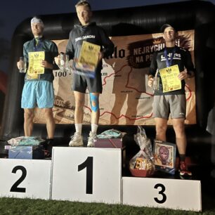 Vítězové 100 km trasy - muži. Foto: David Bíbrlík